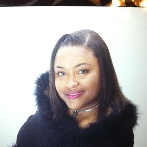 Meet your Posher, Adrienne